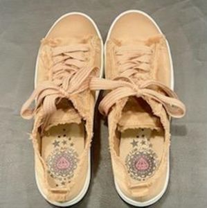 Mauve canvass shoes size 10